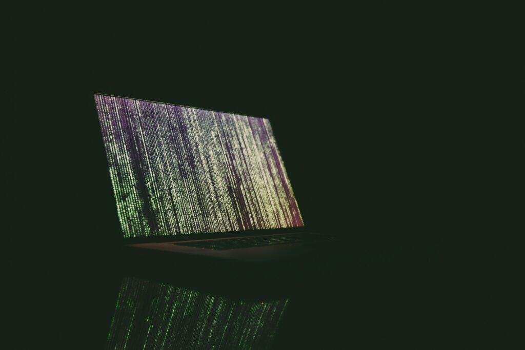 Cryptographie post quantique Photo de <a href="https://unsplash.com/fr/@markusspiske?utm_content=creditCopyText&utm_medium=referral&utm_source=unsplash">Markus Spiske</a> sur <a href="https://unsplash.com/fr/photos/allume-lordinateur-portable-sur-la-table-uPXs5Vx5bIg?utm_content=creditCopyText&utm_medium=referral&utm_source=unsplash">Unsplash</a>
